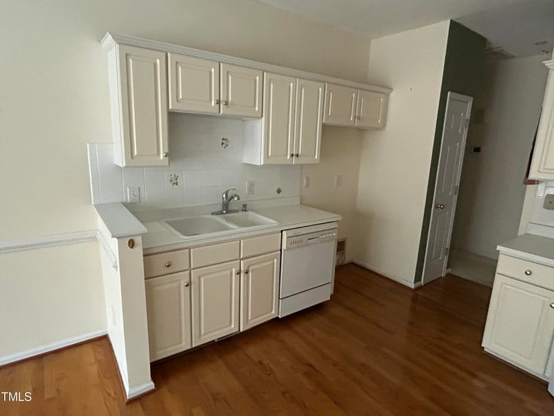 4909 Willow Tree Ln, Clayton, NC 27520