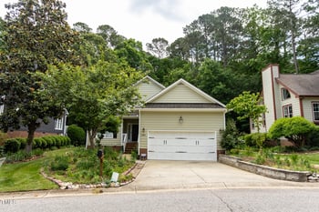 4909 Willow Tree Ln, Clayton, NC 27520
