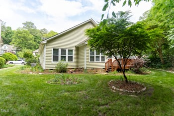 4909 Willow Tree Ln, Clayton, NC 27520