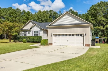491 Blaze Ridge Dr, Smithfield, NC 27577