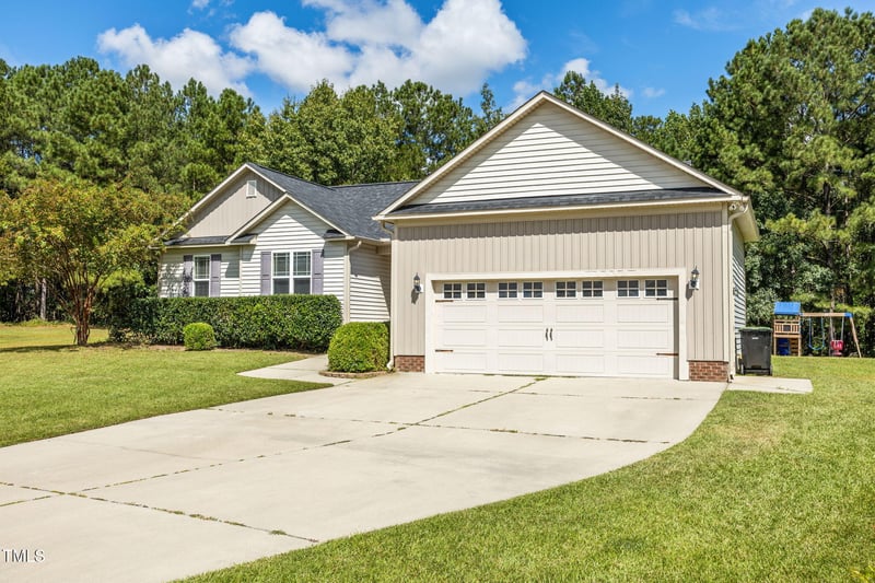 491 Blaze Ridge Dr, Smithfield, NC 27577