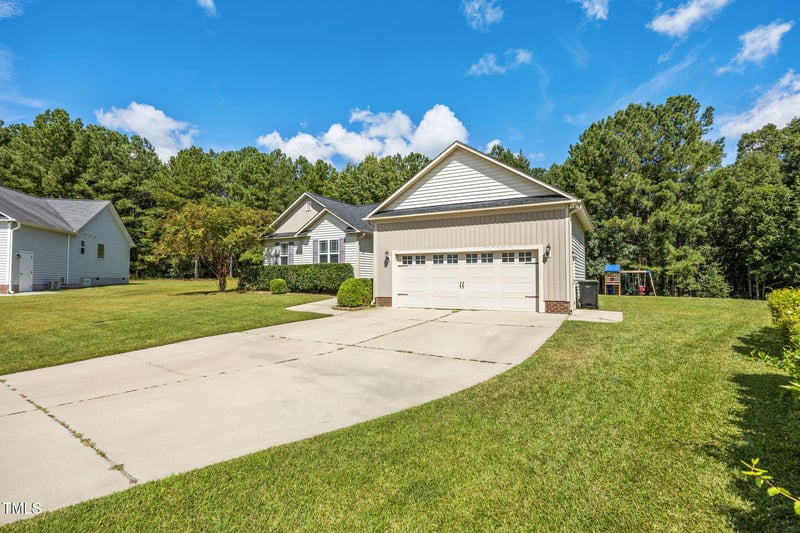 491 Blaze Ridge Dr, Smithfield, NC 27577