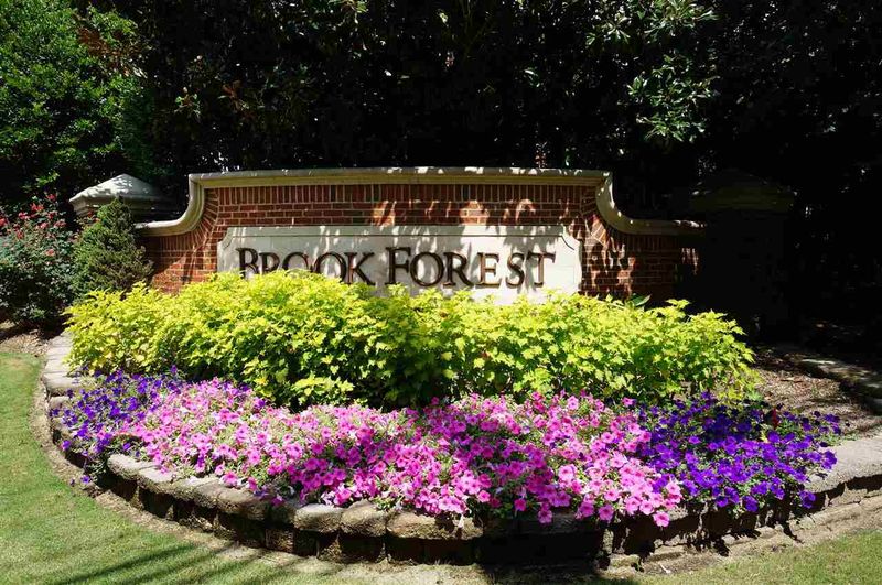 4910 Brook Knoll Pl, Raleigh, NC 27609