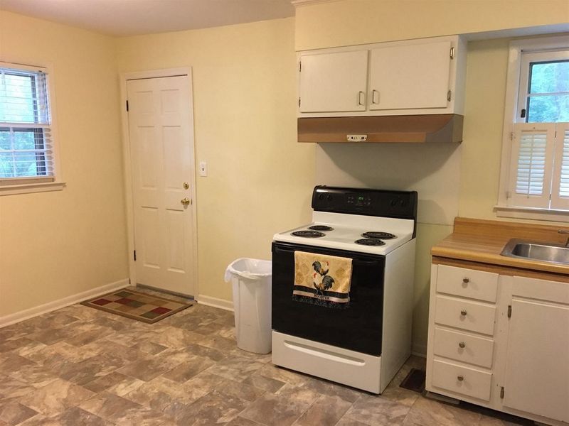 4911 Brentwood Rd, Durham, NC 27713