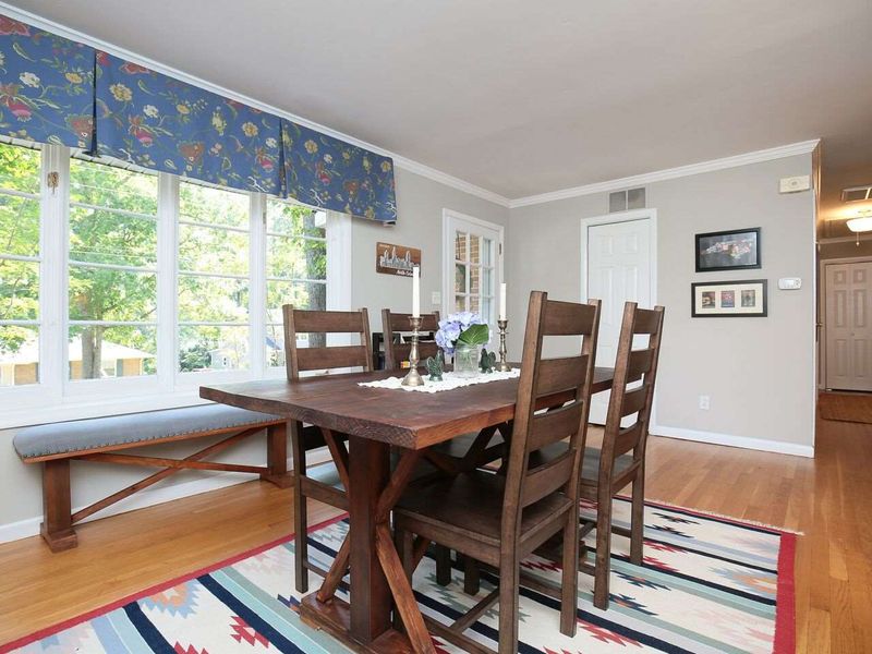 4911 Latimer Rd, Raleigh, NC 27609