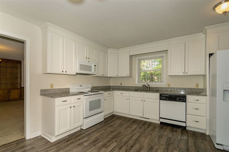 4912 Cindy Dr, Raleigh, NC 27603