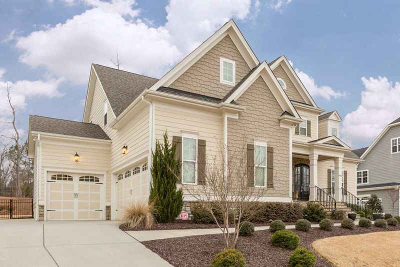 4913 Adler Ps, Raleigh, NC 27612
