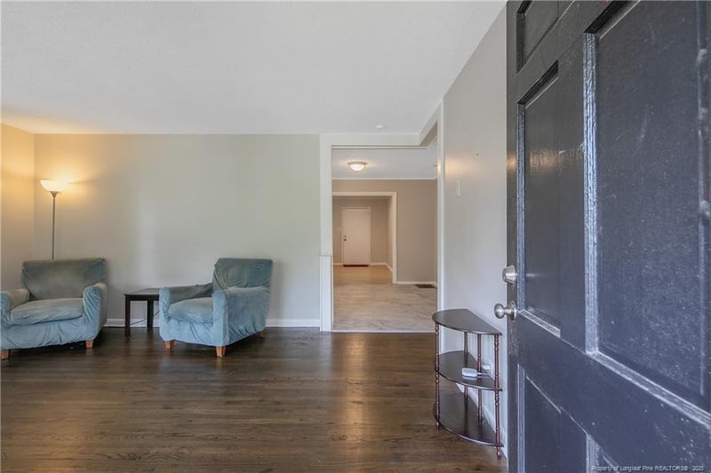 4914 Pinewood Dr, Hope Mills, NC 28348