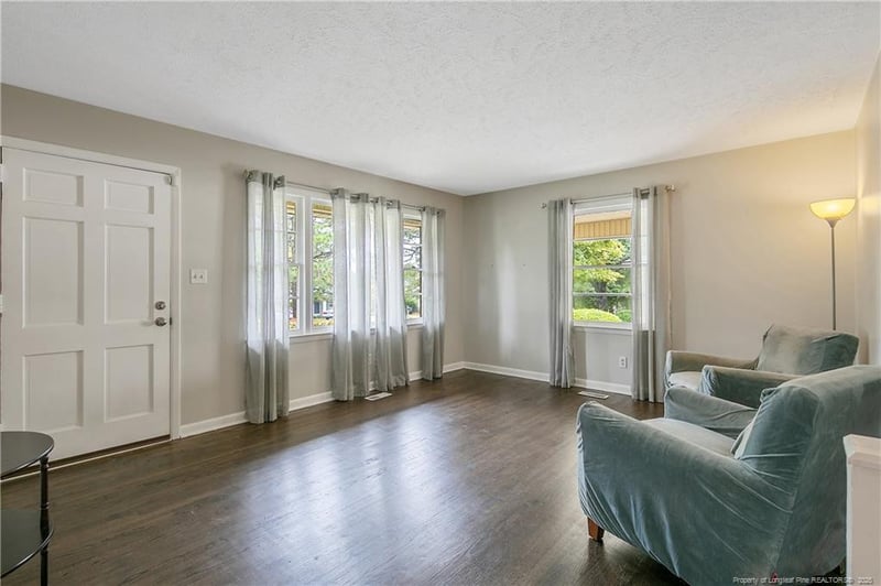 4914 Pinewood Dr, Hope Mills, NC 28348