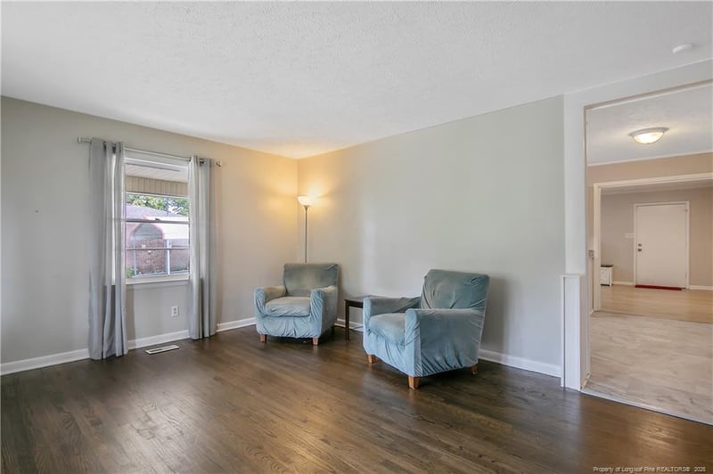 4914 Pinewood Dr, Hope Mills, NC 28348