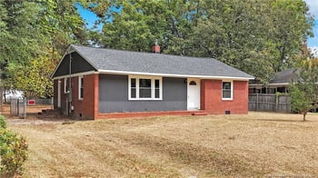 4914 Walnut Dr, Fayetteville, NC 28304