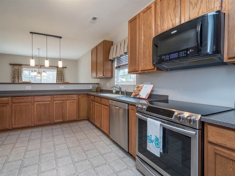 4915 Swanns Mill Dr, Durham, NC 27704