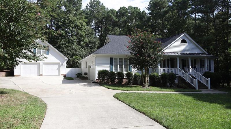 4916 Bartwood Dr, Raleigh, NC 27613