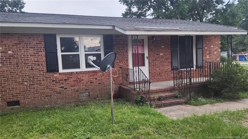 4916 Rosehill Rd, Fayetteville, NC 28311