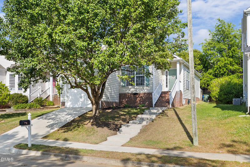 4917 Delta Lake Dr, Raleigh, NC 27612