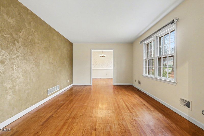 4919 Grinnell Dr, Raleigh, NC 27612