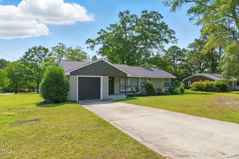 492 Dunn St, Angier, NC 27501