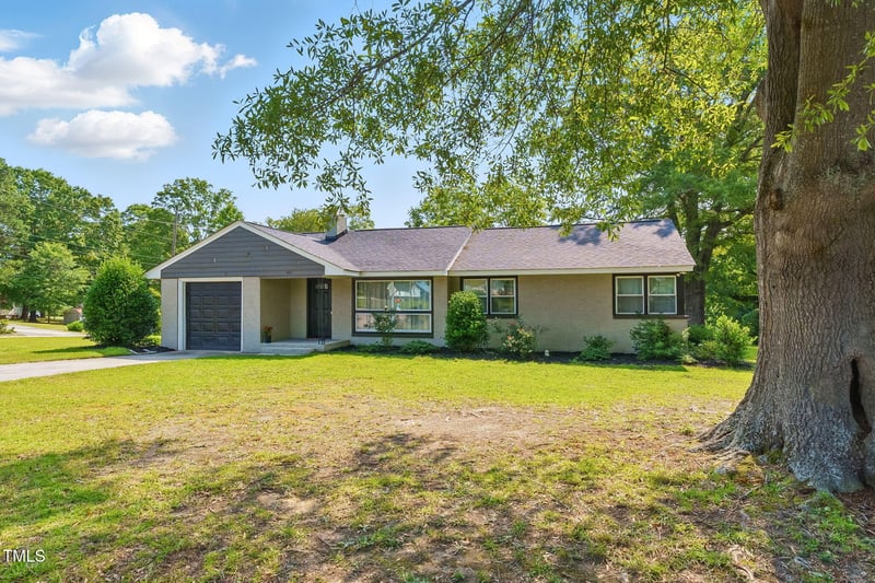 492 Dunn St, Angier, NC 27501