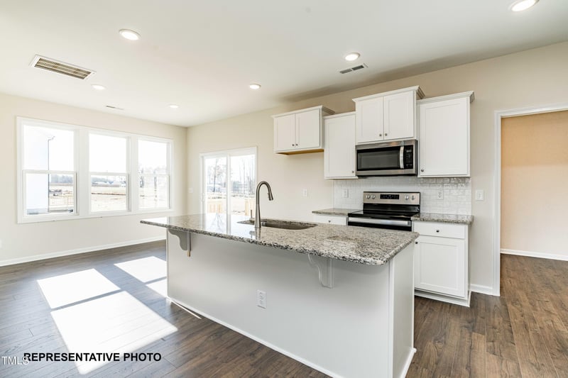 492 Springtooth Dr, Zebulon, NC 27597