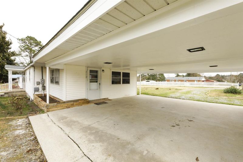 492 E Stewart St, Coats, NC 27521