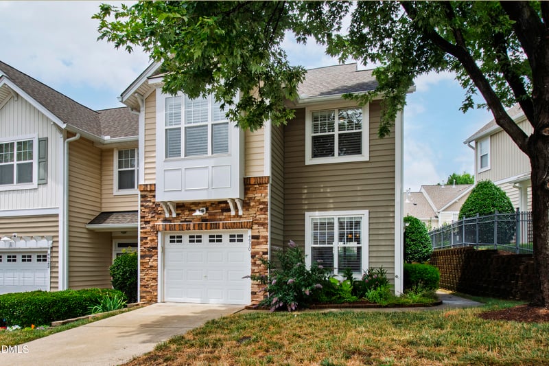 4920 Amber Clay Ln, Raleigh, NC 27612