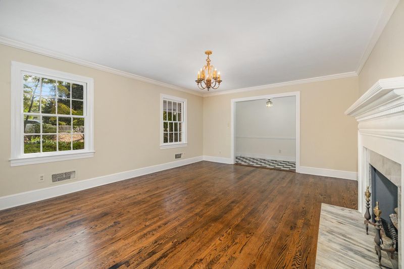 4921 Brookhaven Dr, Raleigh, NC 27612