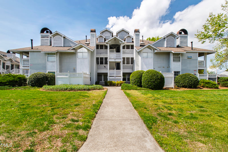 4921 Hollenden Dr #303, Raleigh, NC 27616