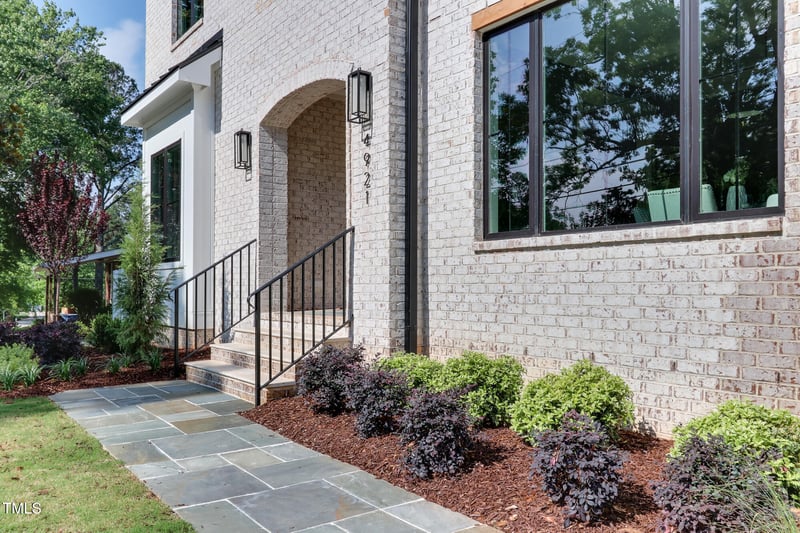 4921 Sweetbriar Dr, Raleigh, NC 27609