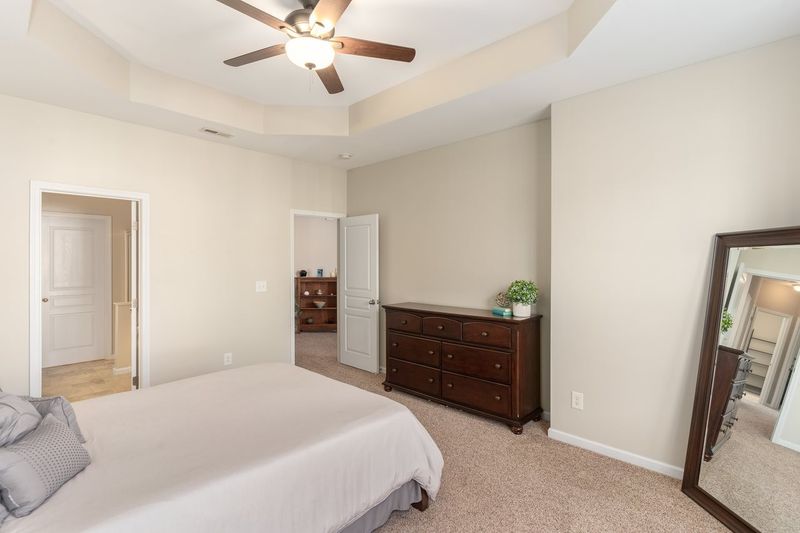 4925 Amber Clay Ln, Raleigh, NC 27612