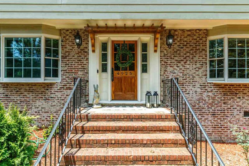 4925 Brookhurst Pl, Raleigh, NC 27609