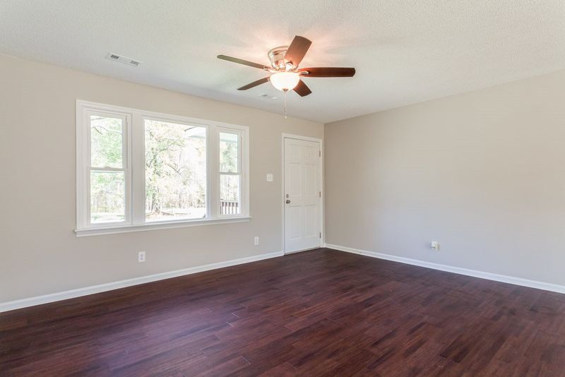 4925 Jessie Dr, Apex, NC 27539