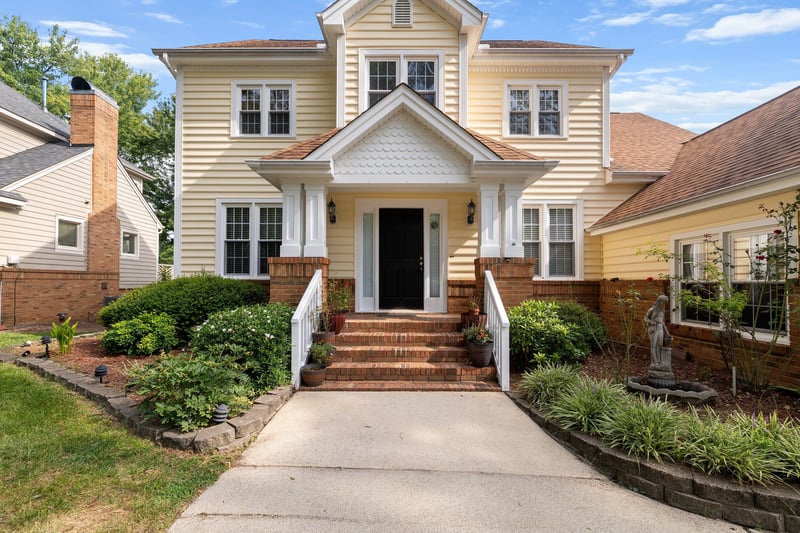 4933 Harbour Towne Dr, Raleigh, NC 27604