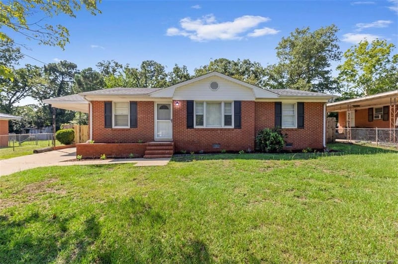 4933 Redwood Dr, Fayetteville, NC 28304