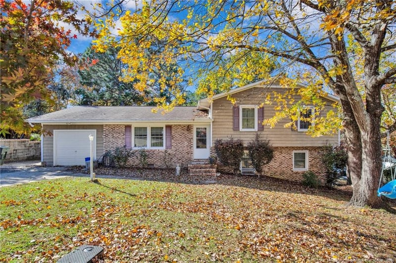 4935 Pinewood Dr, Hope Mills, NC 28348