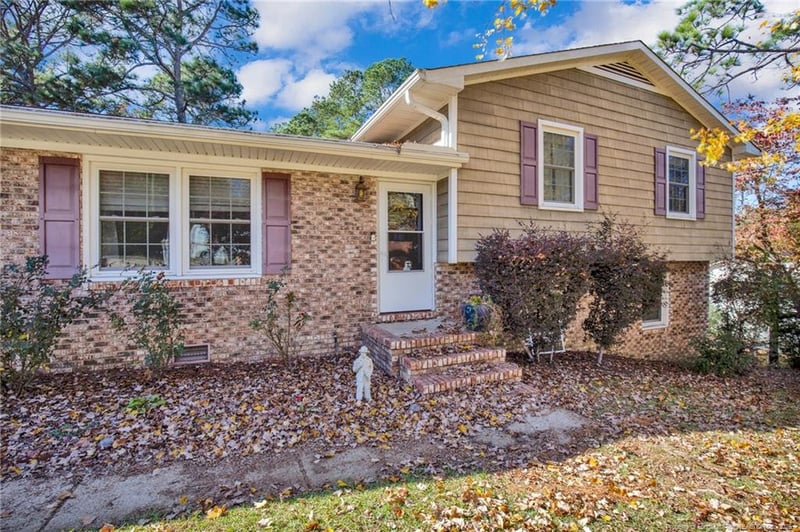 4935 Pinewood Dr, Hope Mills, NC 28348