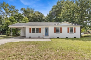 4937 Ellsworth Dr, Fayetteville, NC 28304