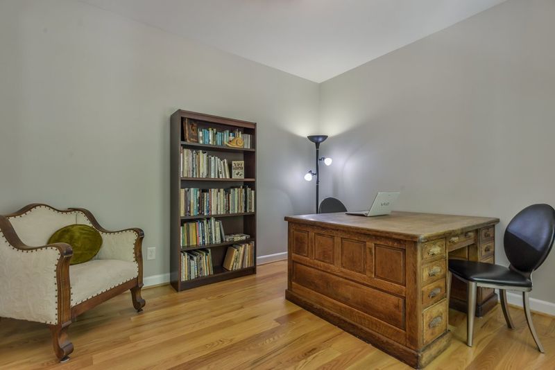 494 Wilkinson Creek Ln, Chapel Hill, NC 27516