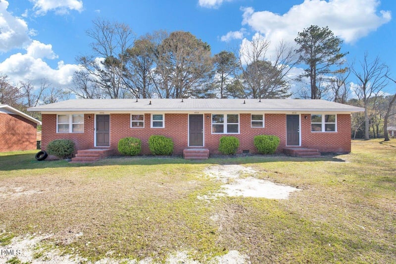 4943 Fieldcrest Dr, Fayetteville, NC 28303