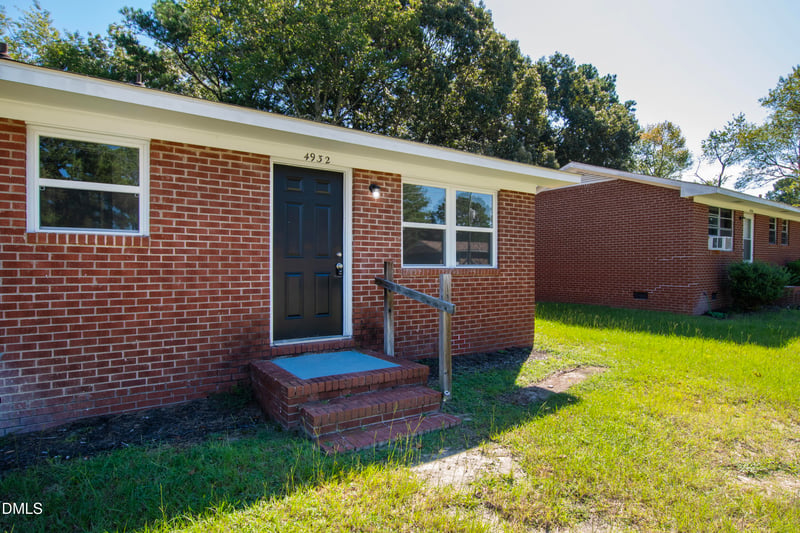 4944 Galveston Dr, Fayetteville, NC 28303
