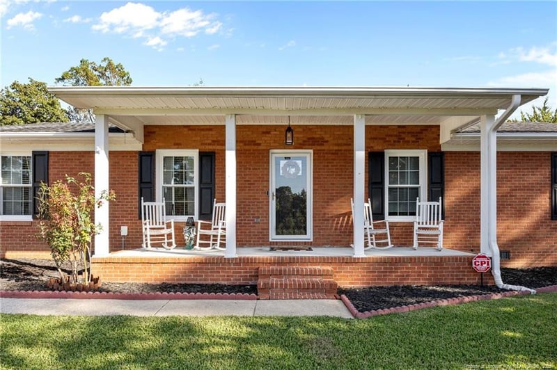 4950 Pinewood Dr, Hope Mills, NC 28348