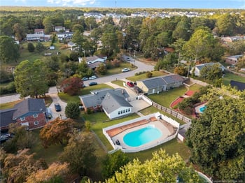 4950 Pinewood Dr, Hope Mills, NC 28348