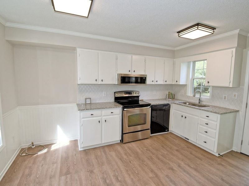 496 Lassiter Rd, Four Oaks, NC 27524