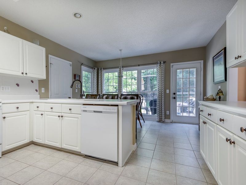 4960 Bivens Dr, Raleigh, NC 27616