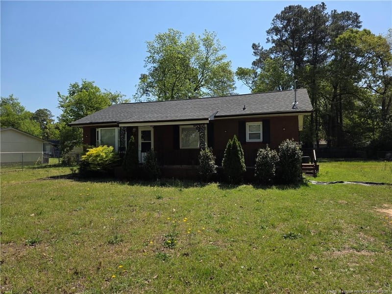 4969 Arlington St, Hope Mills, NC 28348