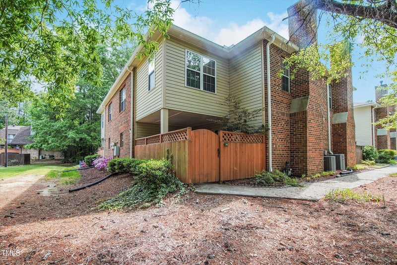 497 Summerwalk Cir, Chapel Hill, NC 27517