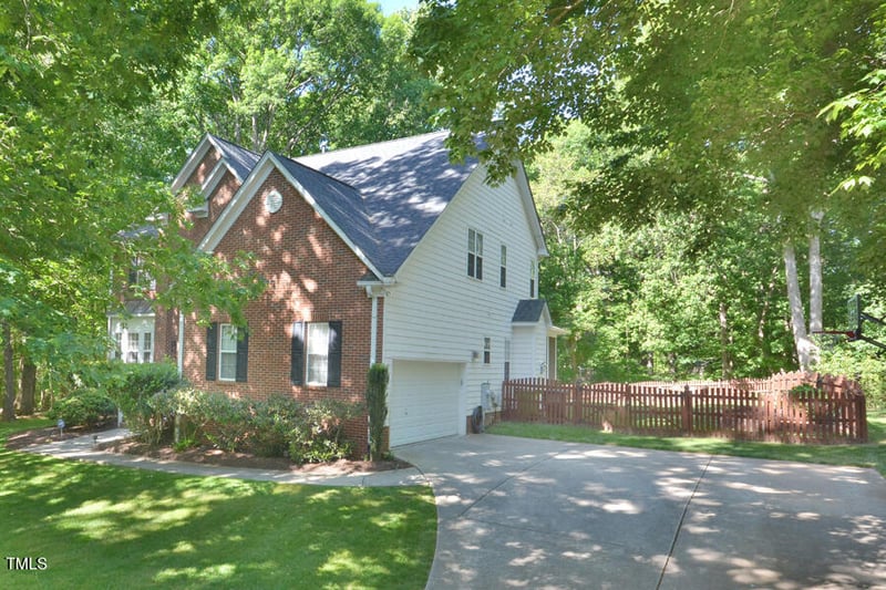5 Burgess Ct, Hillsborough, NC 27278