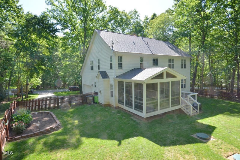 5 Burgess Ct, Hillsborough, NC 27278