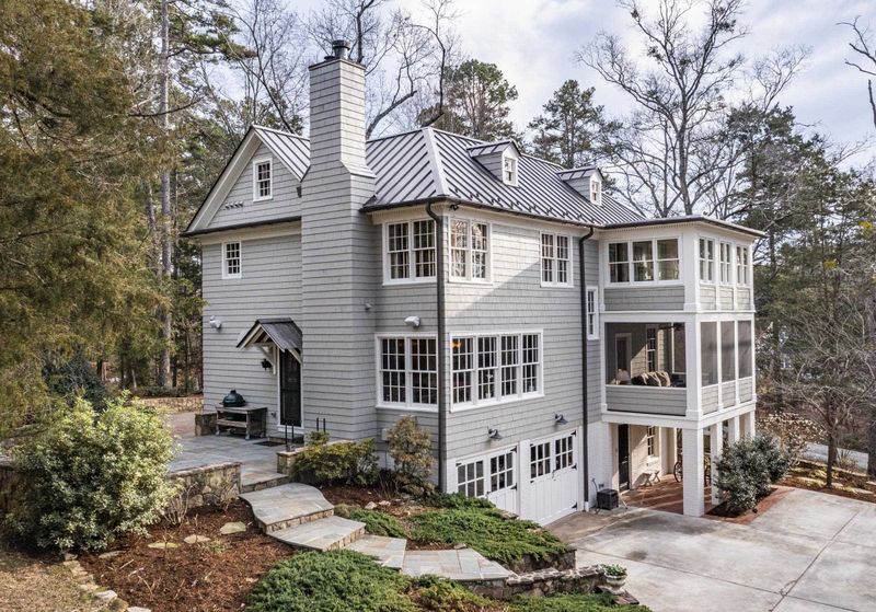5 Buttons Rd, Chapel Hill, NC 27514
