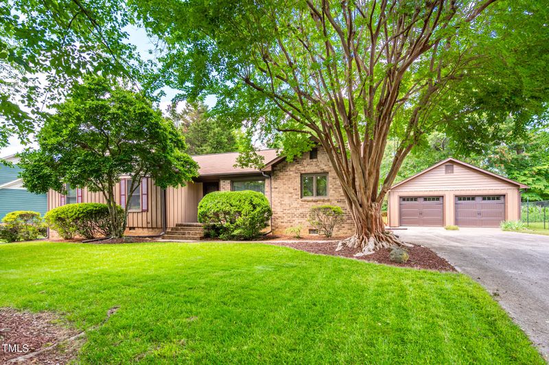 5 Cauldwell Ln, Durham, NC 27705
