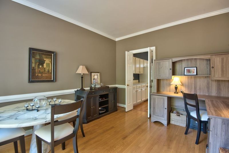 5 Chiswell Ct, Durham, NC 27705